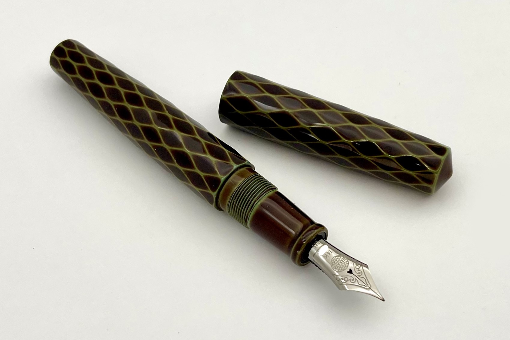 NakayaTsumugiPiccoloCigarAmimeHekiTamenuriFP_B